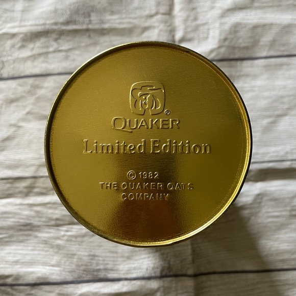 Vintage Quaker Oats canister - Picture 3 of 5